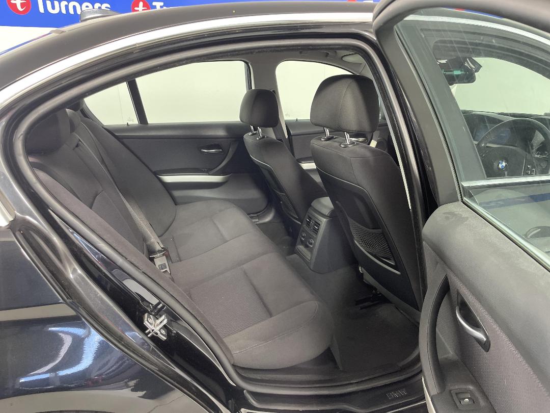 Photo '20' of BMW 320I Photo '20' of BMW 320I