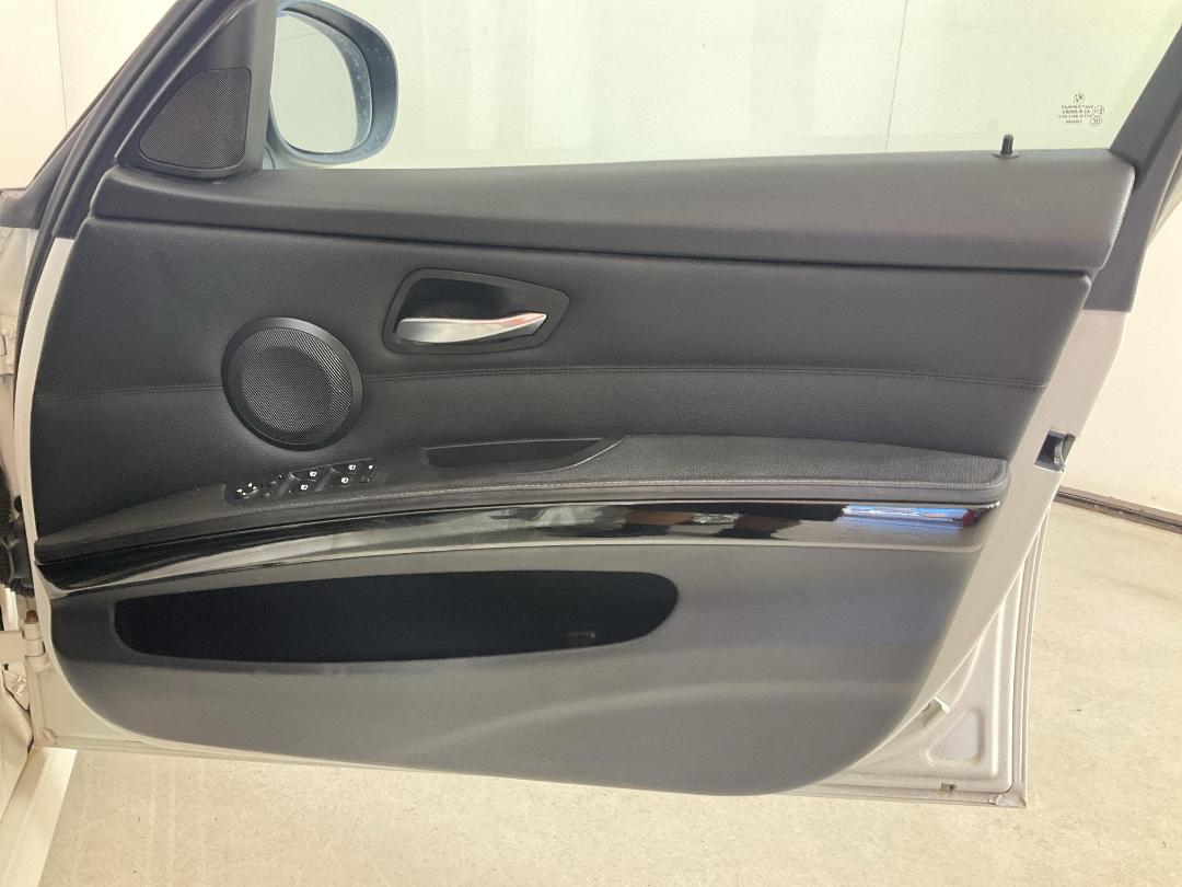 Photo '15' of BMW 335I Photo '15' of BMW 335I