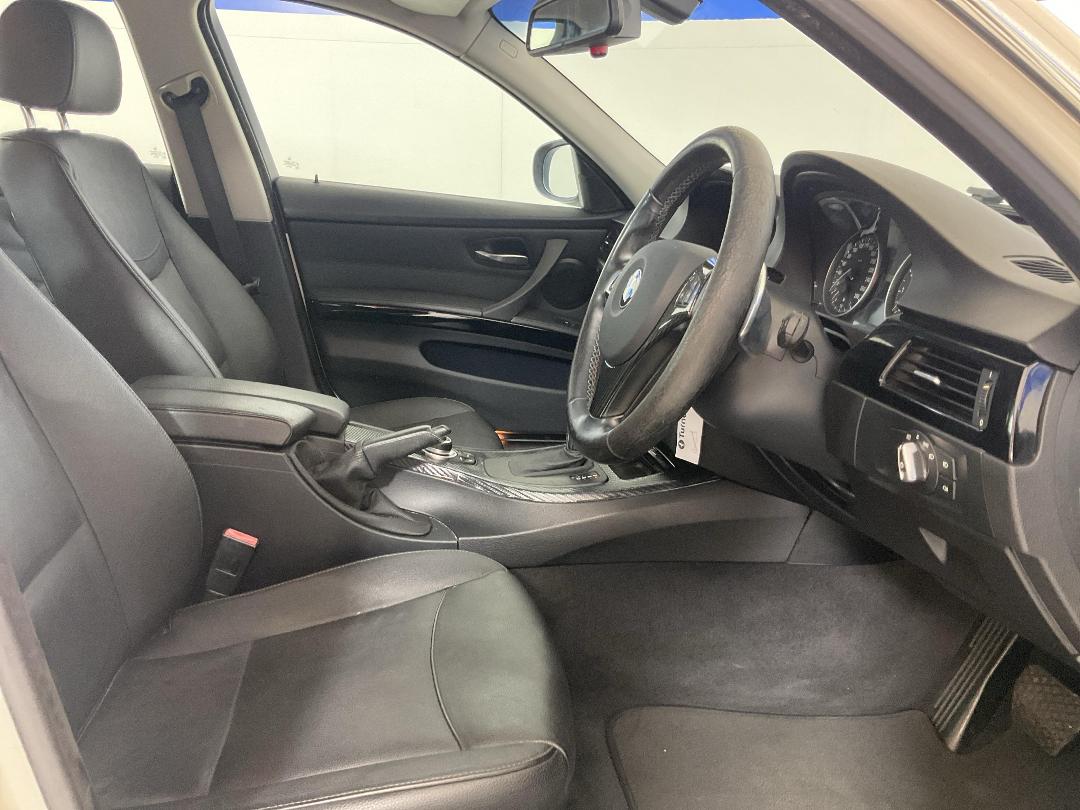 Photo '16' of BMW 335I Photo '16' of BMW 335I