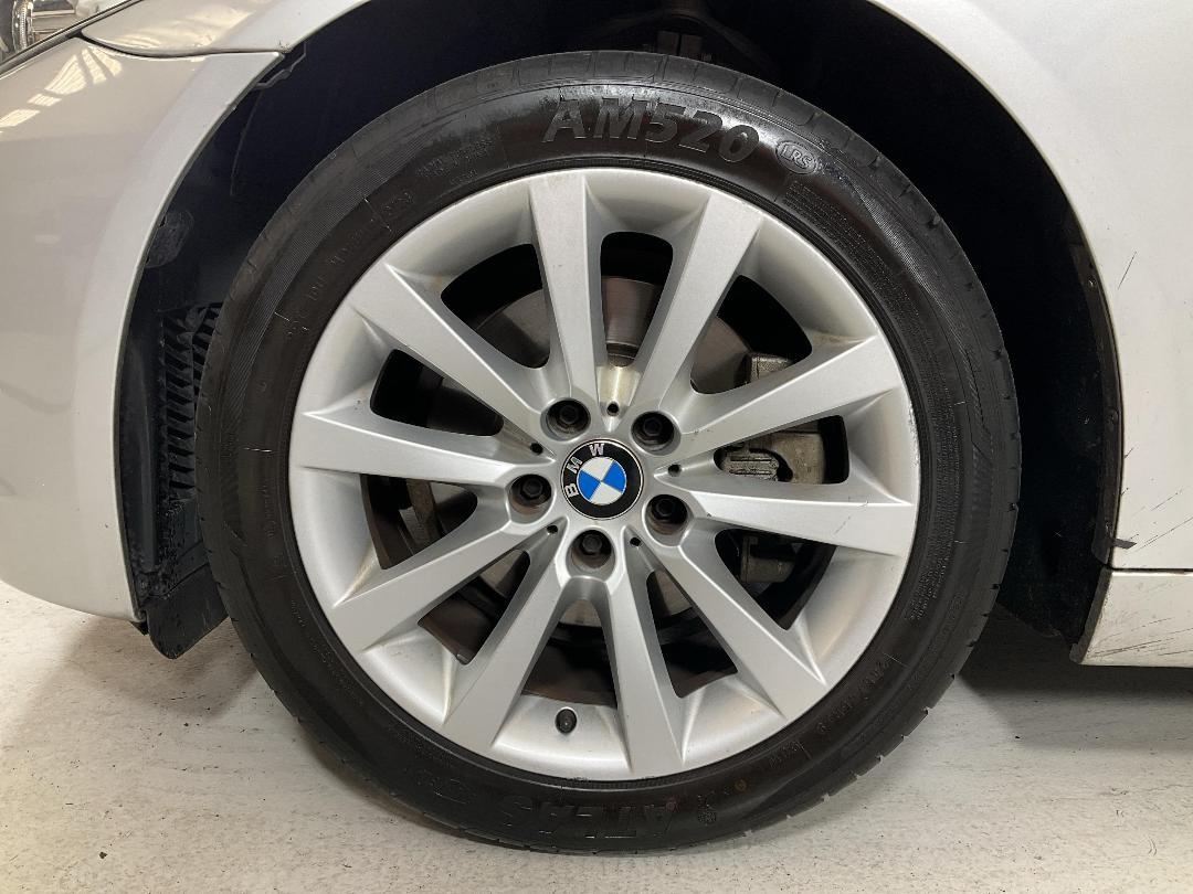 Photo '10' of BMW 528I Photo '10' of BMW 528I