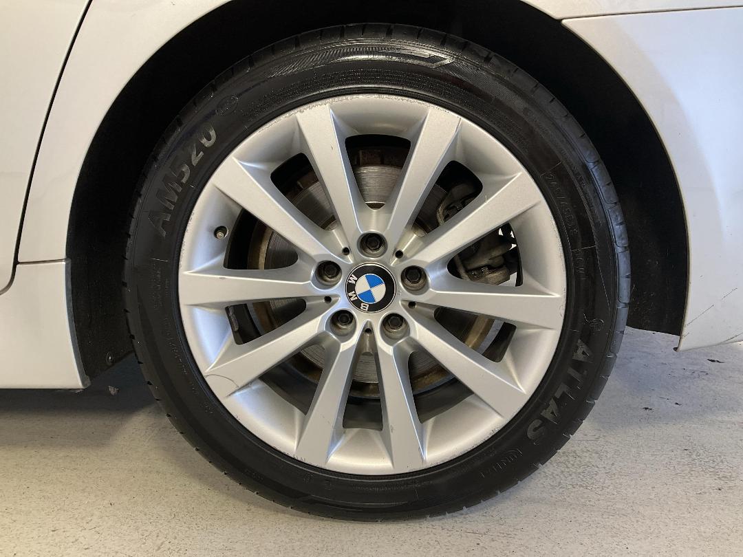 Photo '11' of BMW 528I Photo '11' of BMW 528I