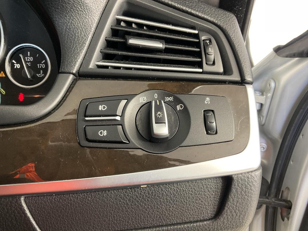 Photo '29' of BMW 528I Photo '29' of BMW 528I