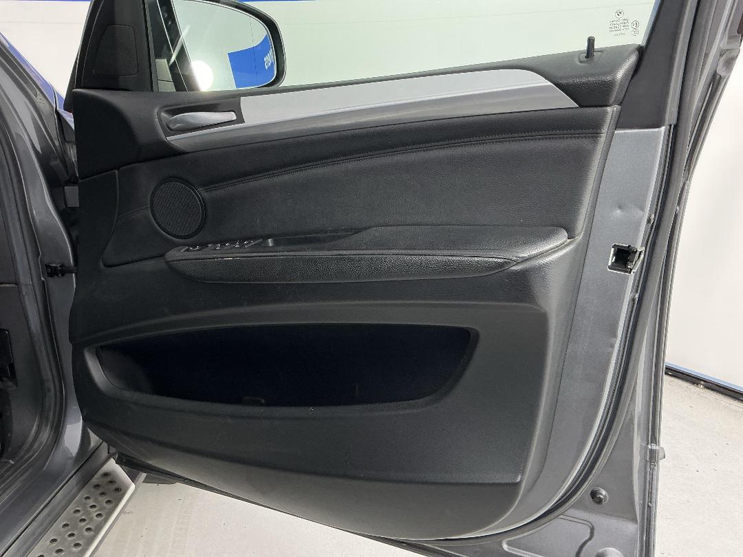 Photo '15' of BMW X5 Photo '15' of BMW X5