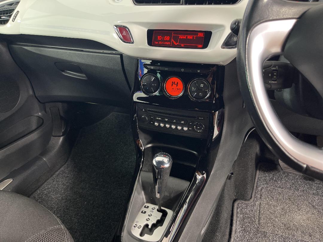 Photo '18' of Citroen DS3