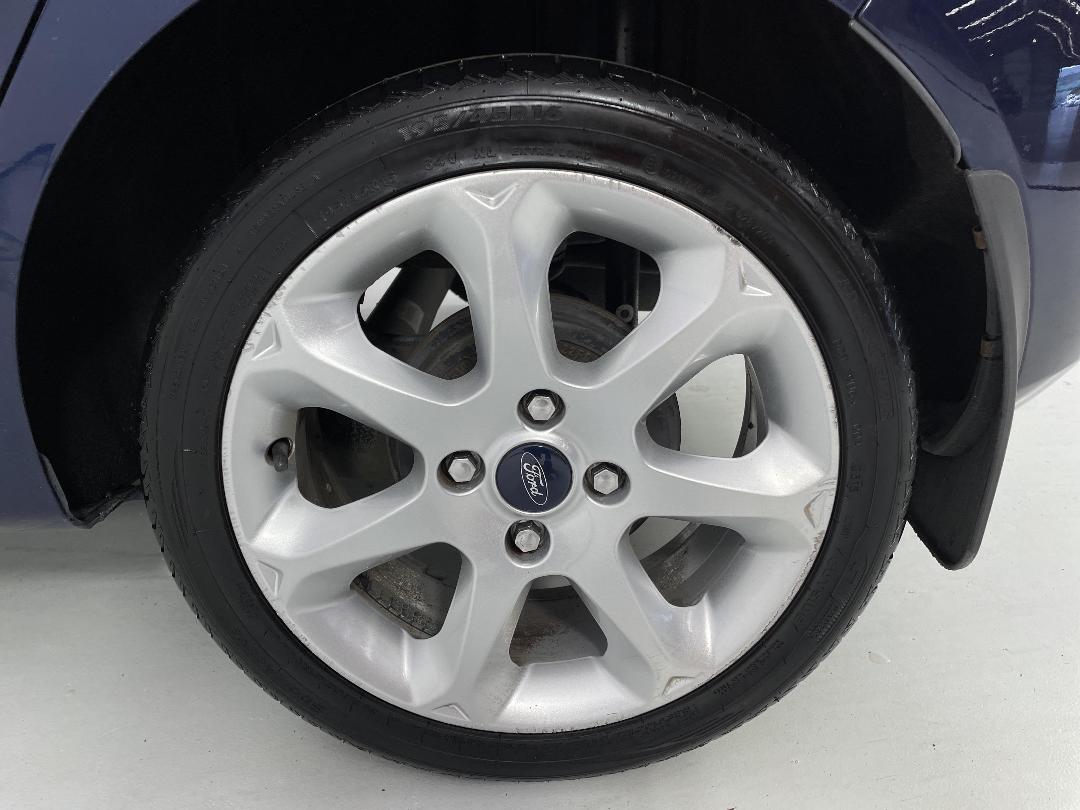 Photo '11' of Ford Fiesta Photo '11' of Ford Fiesta