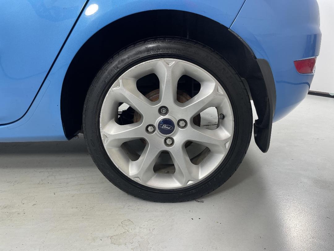 Photo '11' of Ford Fiesta