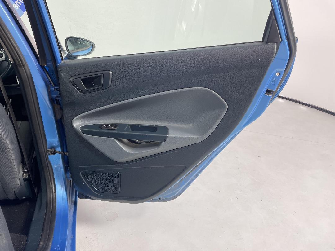 Photo '19' of Ford Fiesta