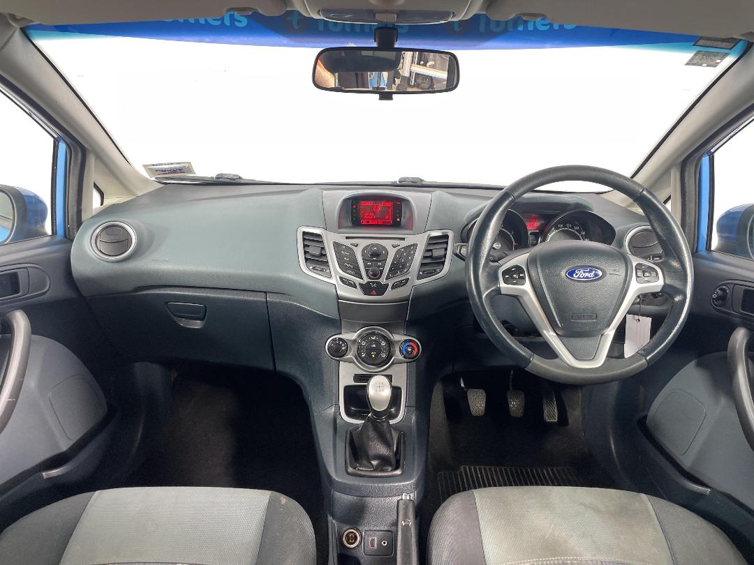 Photo '17' of Ford Fiesta