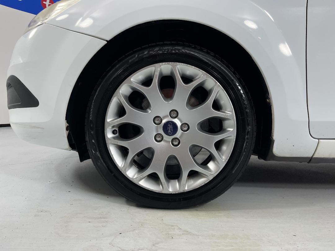 Photo '10' of Ford Focus