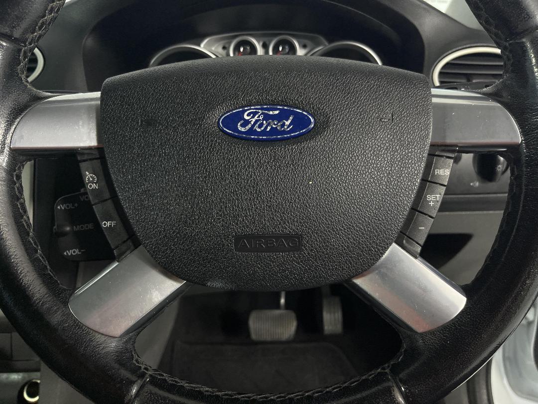 Photo '23' of Ford Focus