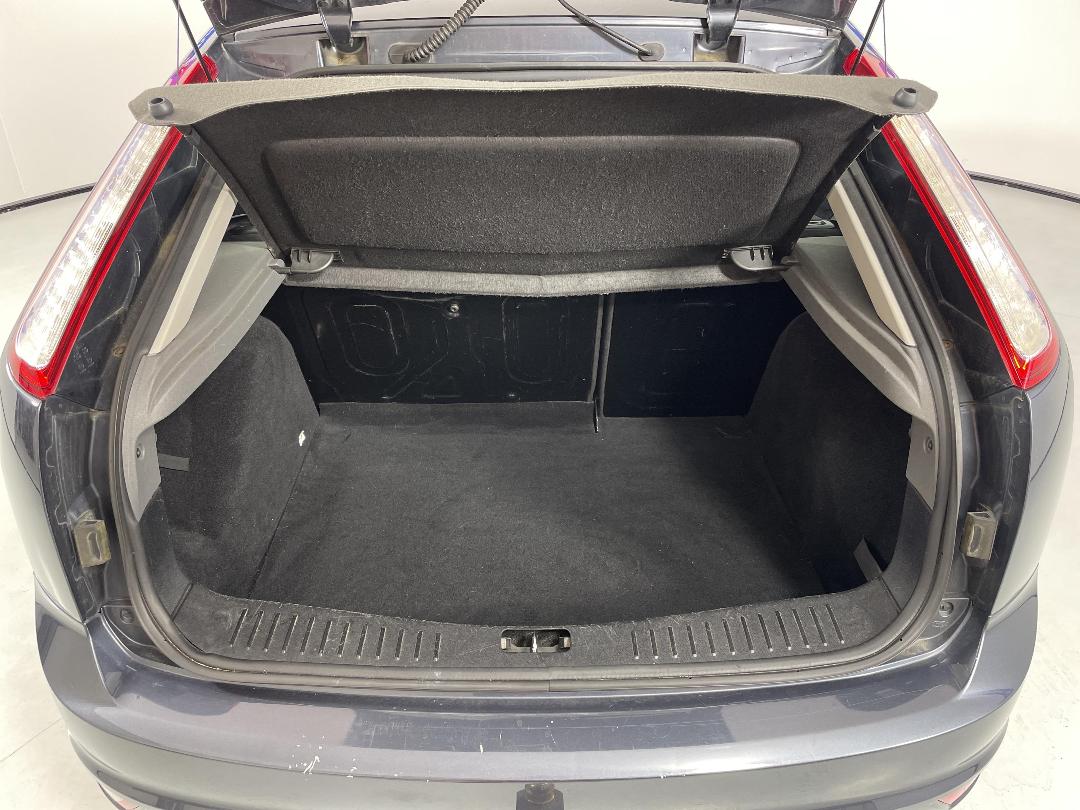 Photo '14' of Ford Focus Photo '14' of Ford Focus