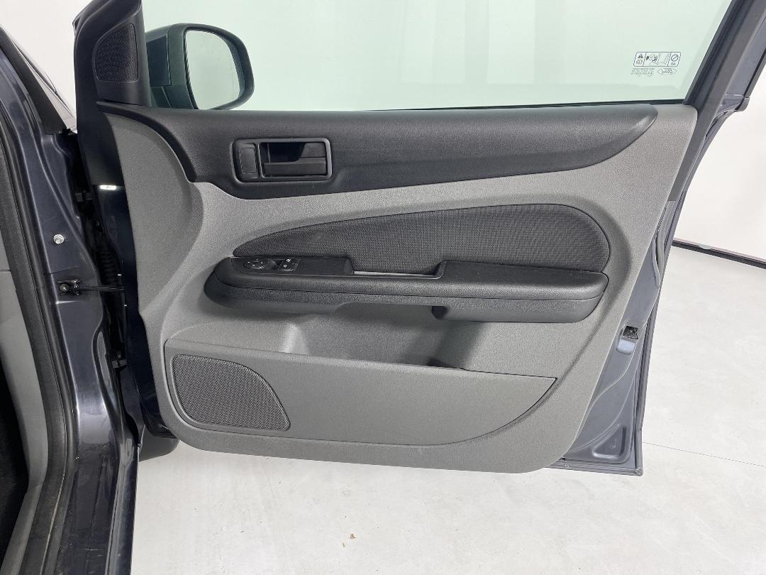 Photo '15' of Ford Focus Photo '15' of Ford Focus