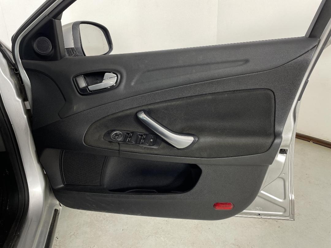 Photo '15' of Ford Mondeo Photo '15' of Ford Mondeo