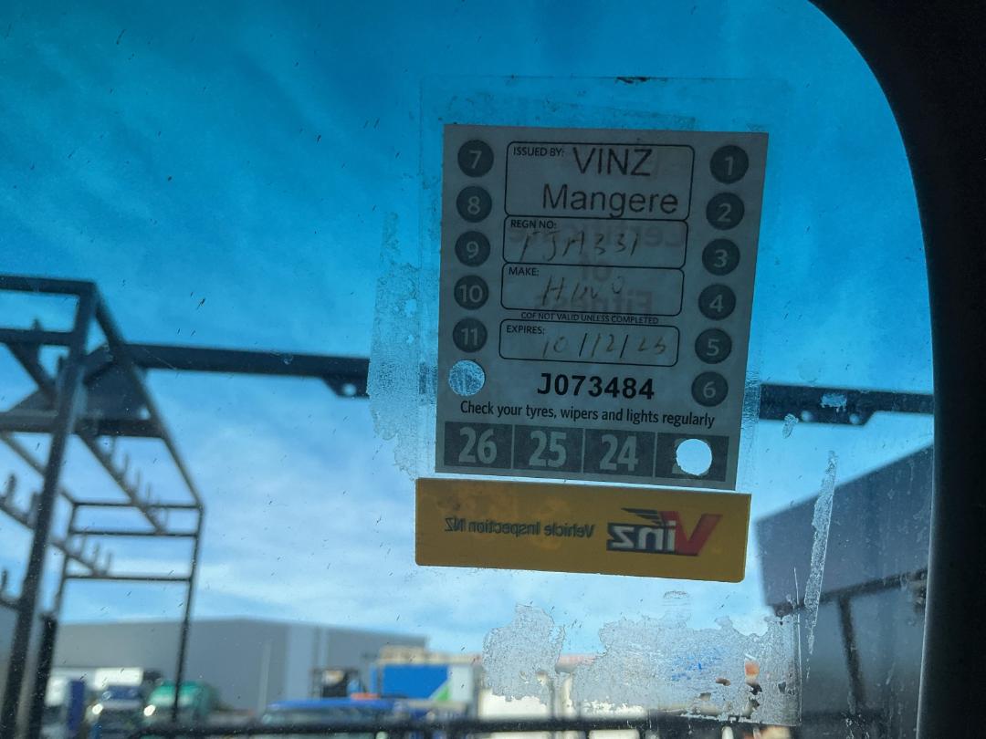 Photo '29' of HINO 300 XZU437R-HKFTDQ3 Luton Box Body Photo '29' of HINO 300 XZU437R-HKFTDQ3 Luton Box Body