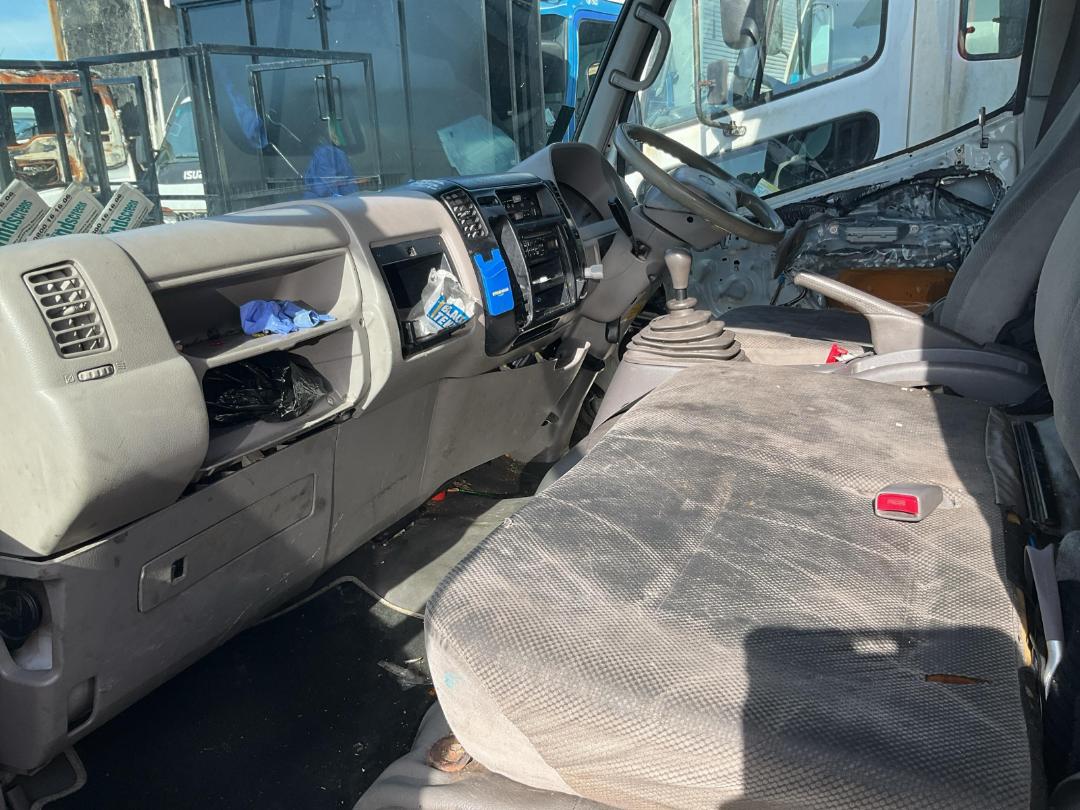 Photo '16' of HINO 300 XZU437R-HKFTDQ3 Luton Box Body Photo '16' of HINO 300 XZU437R-HKFTDQ3 Luton Box Body