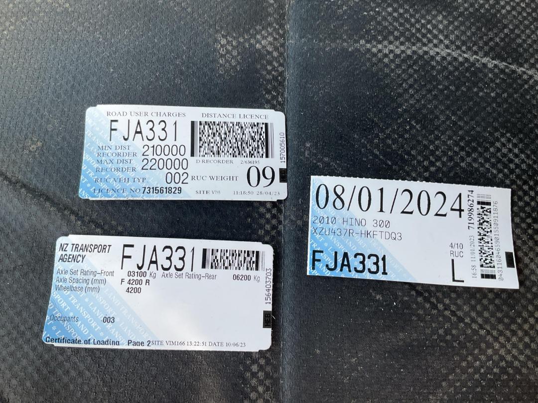 Photo '30' of HINO 300 XZU437R-HKFTDQ3 Luton Box Body Photo '30' of HINO 300 XZU437R-HKFTDQ3 Luton Box Body