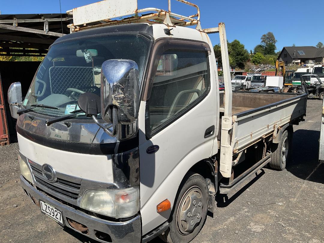 Photo '9' of Hino Dutro XZU334M Flat Deck