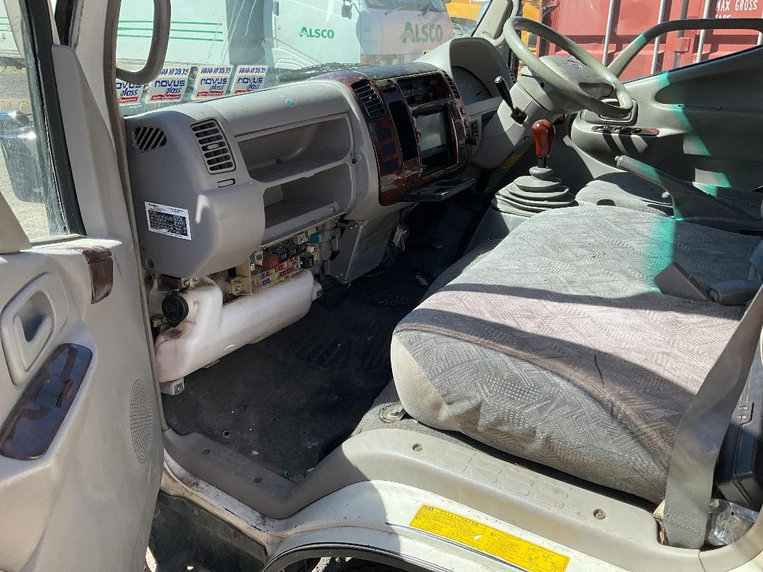 Photo '14' of Hino Dutro XZU334M Flat Deck