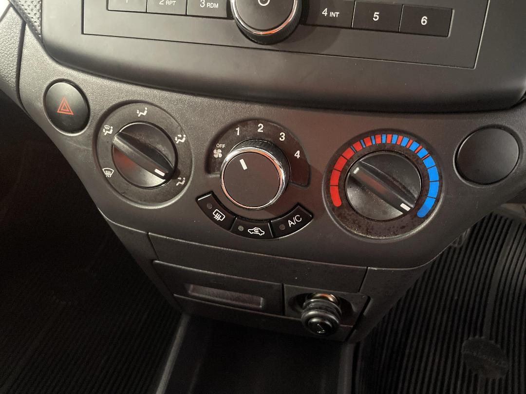 Photo '27' of Holden Barina