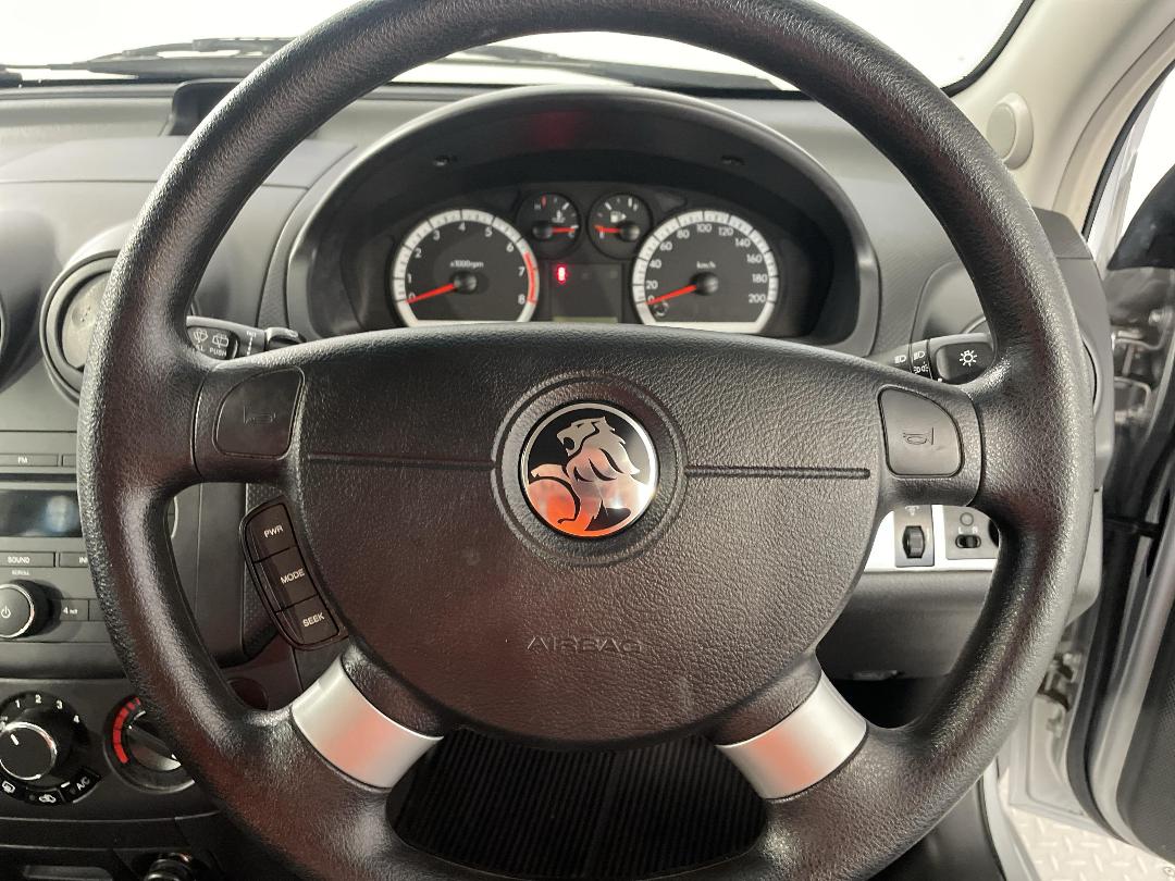 Photo '25' of Holden Barina