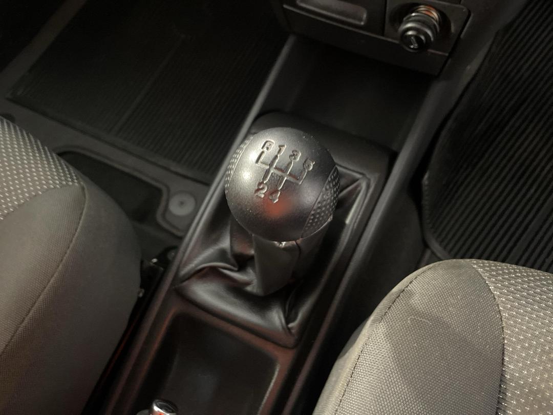 Photo '28' of Holden Barina