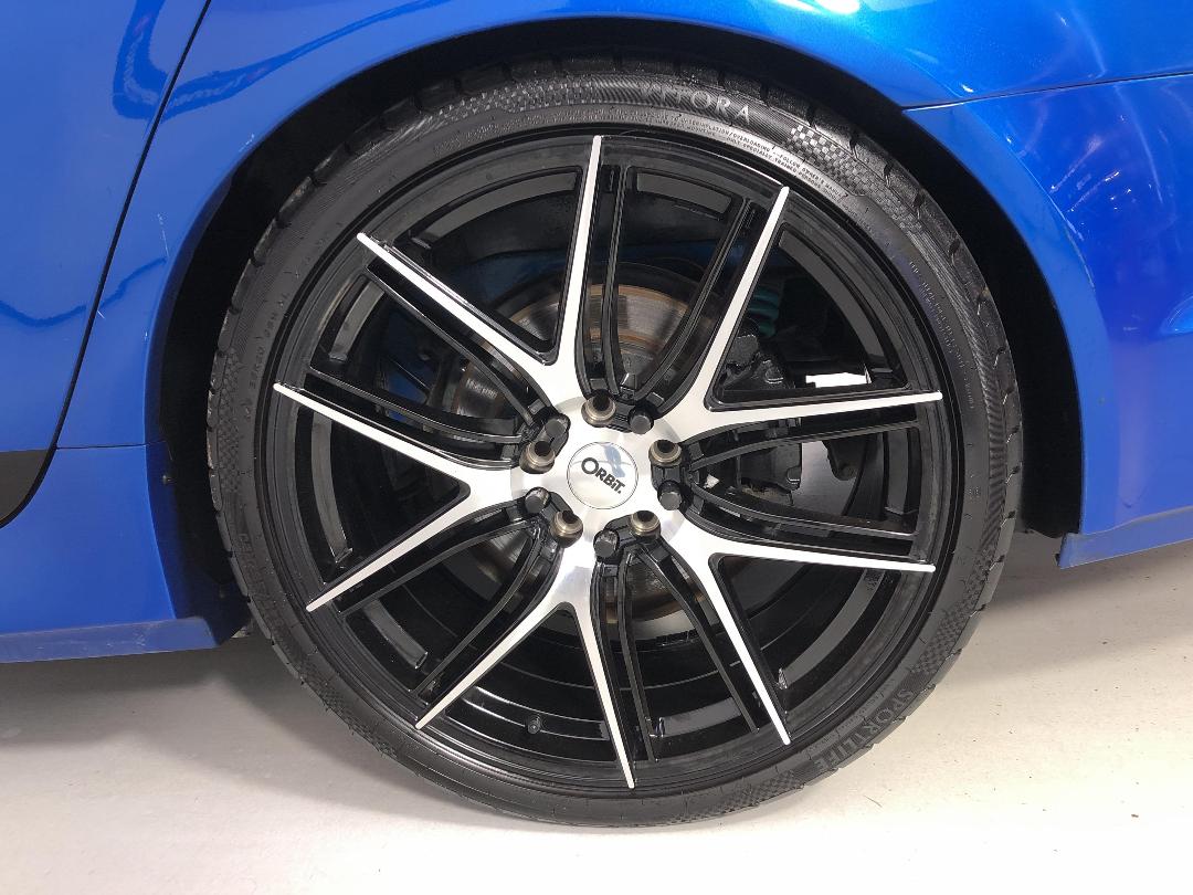 Photo '11' of Holden Commodore Photo '11' of Holden Commodore