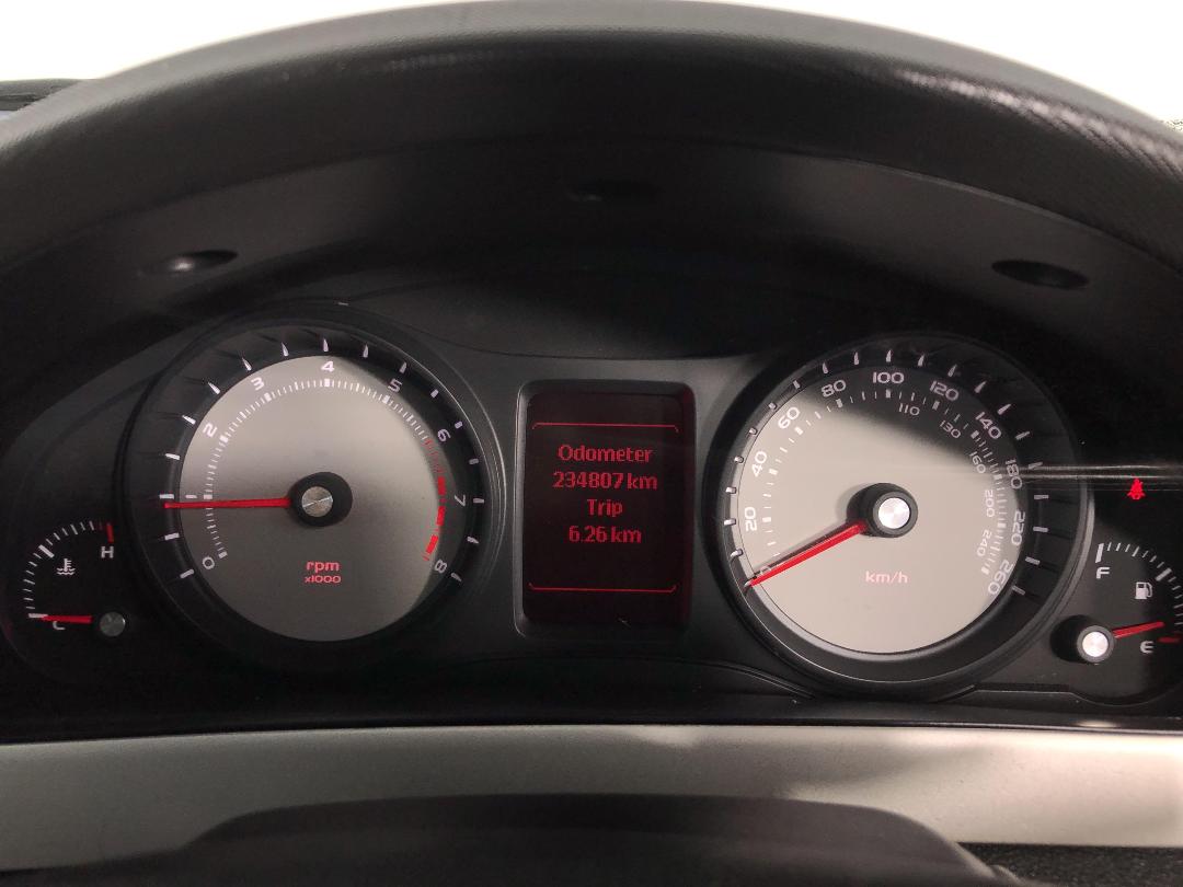 Photo '21' of Holden Commodore Photo '21' of Holden Commodore