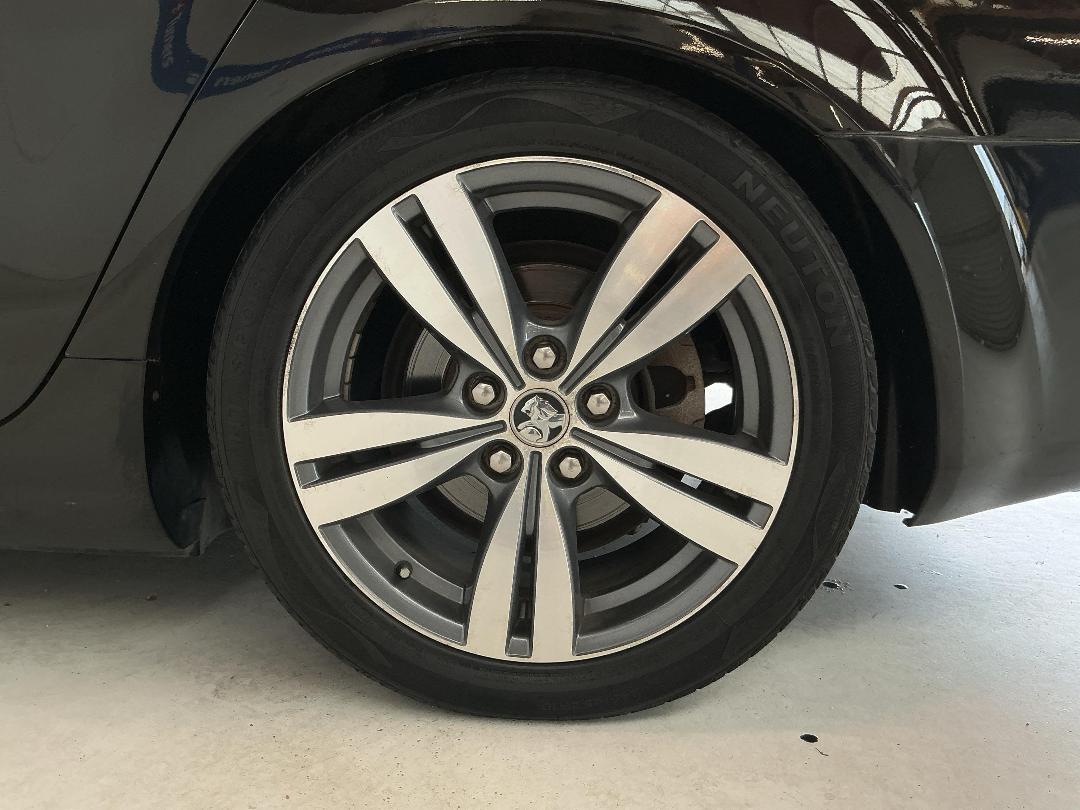 Photo '11' of Holden Commodore