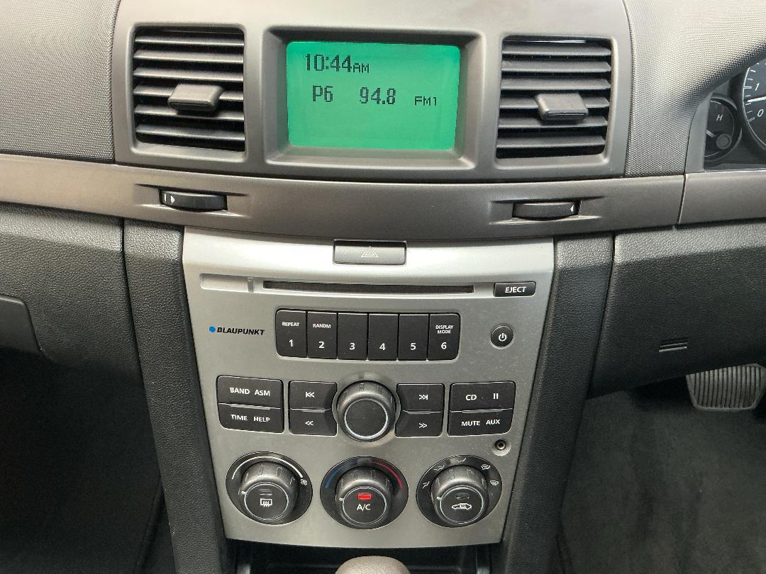 Photo '18' of Holden Commodore