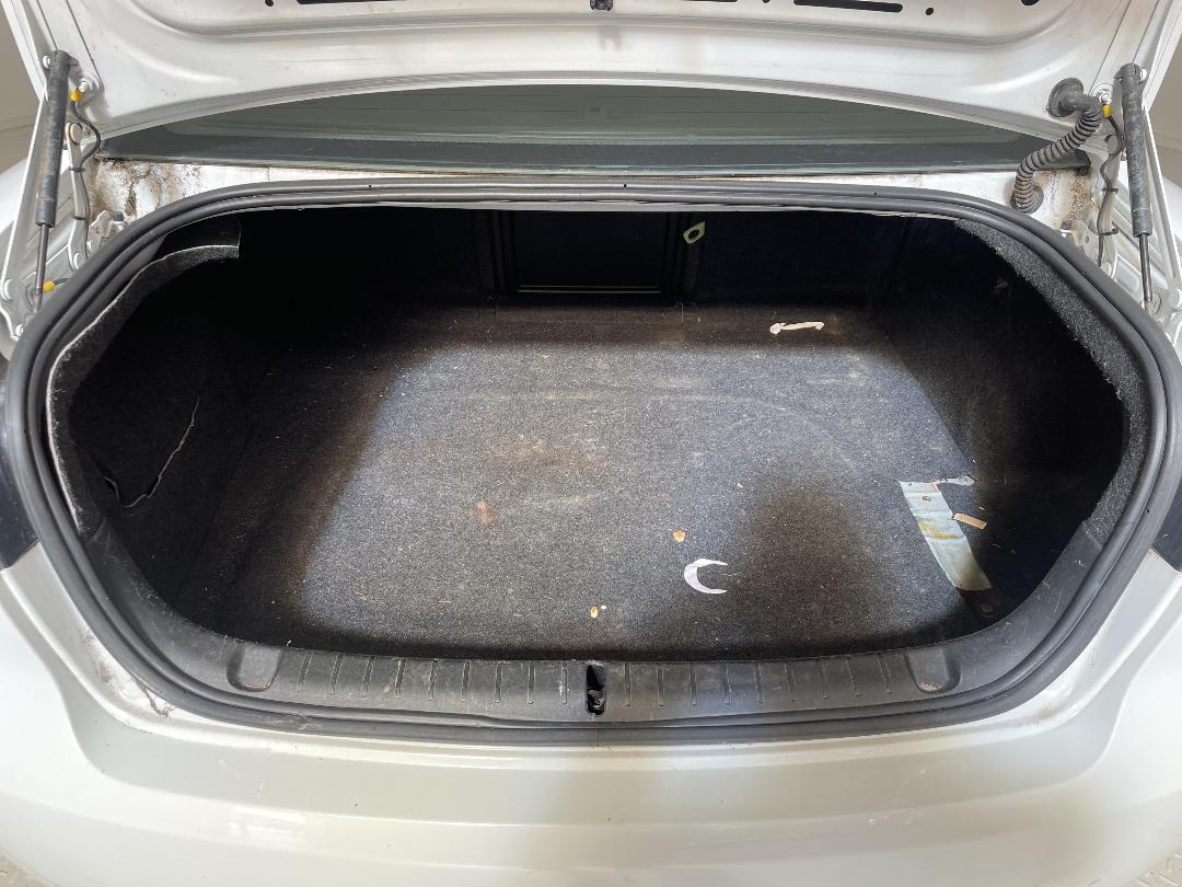 Photo '12' of Holden Commodore Omega