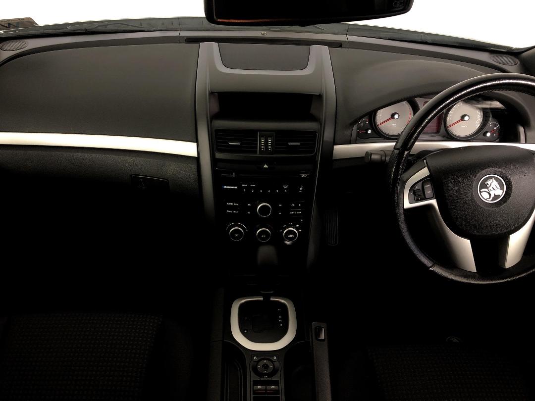 Photo '17' of Holden Commodore Photo '17' of Holden Commodore