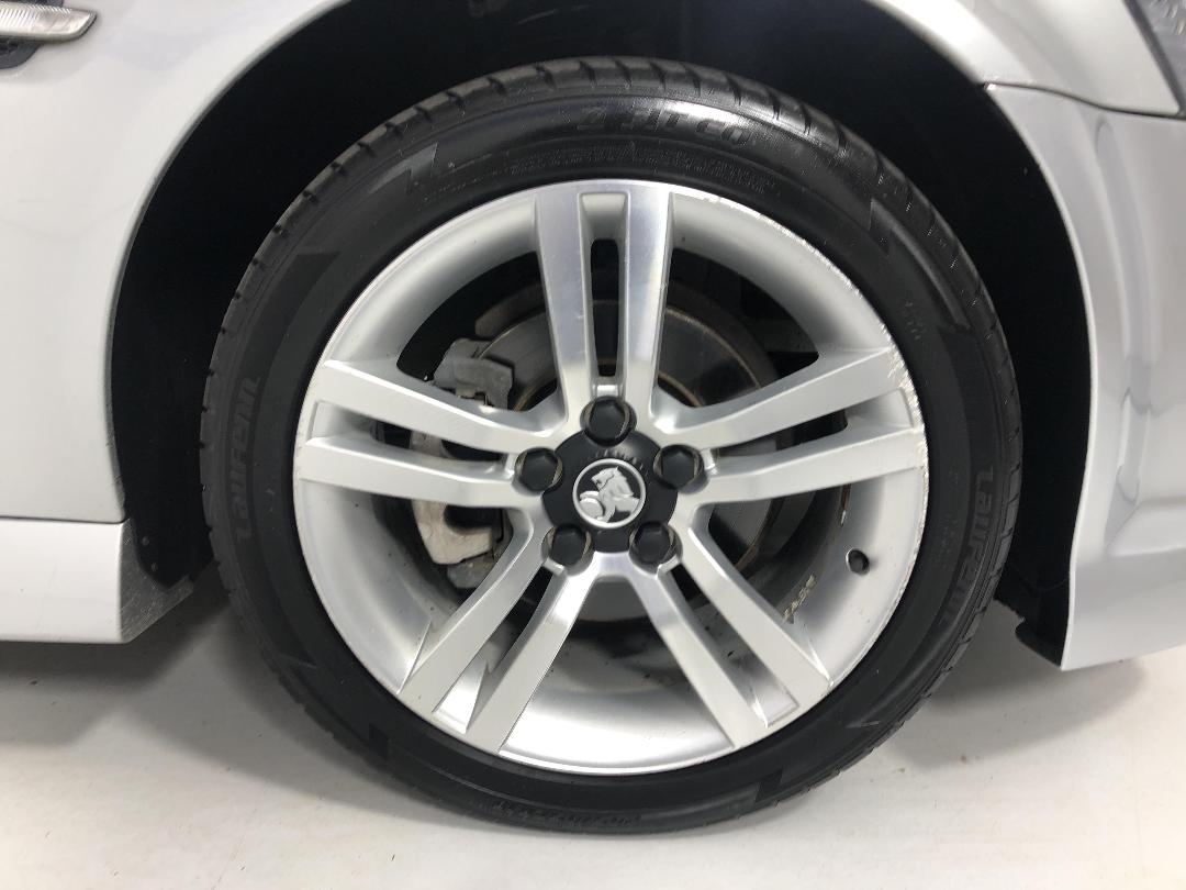 Photo '9' of Holden Commodore Photo '9' of Holden Commodore