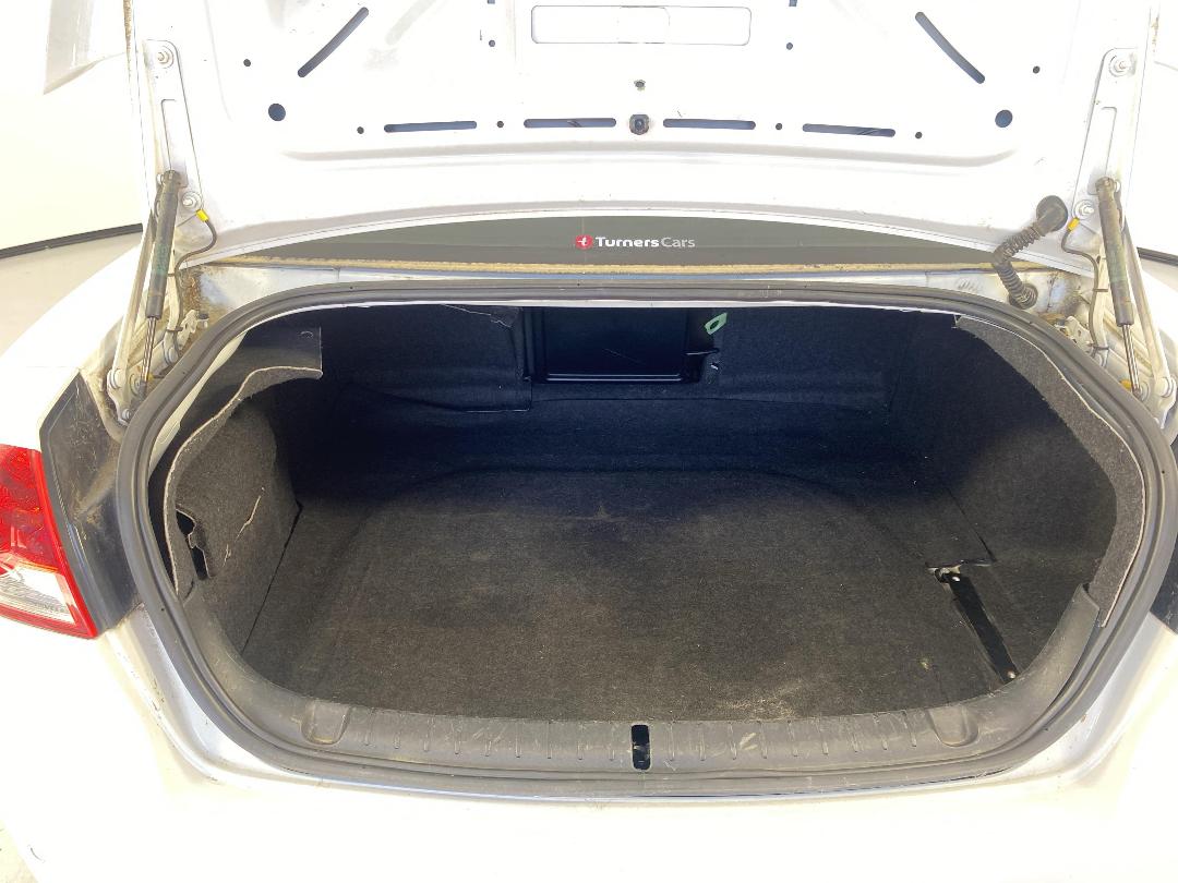 Photo '14' of Holden Commodore