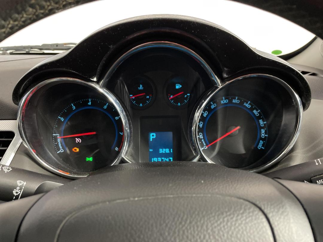 Photo '21' of Holden Cruze