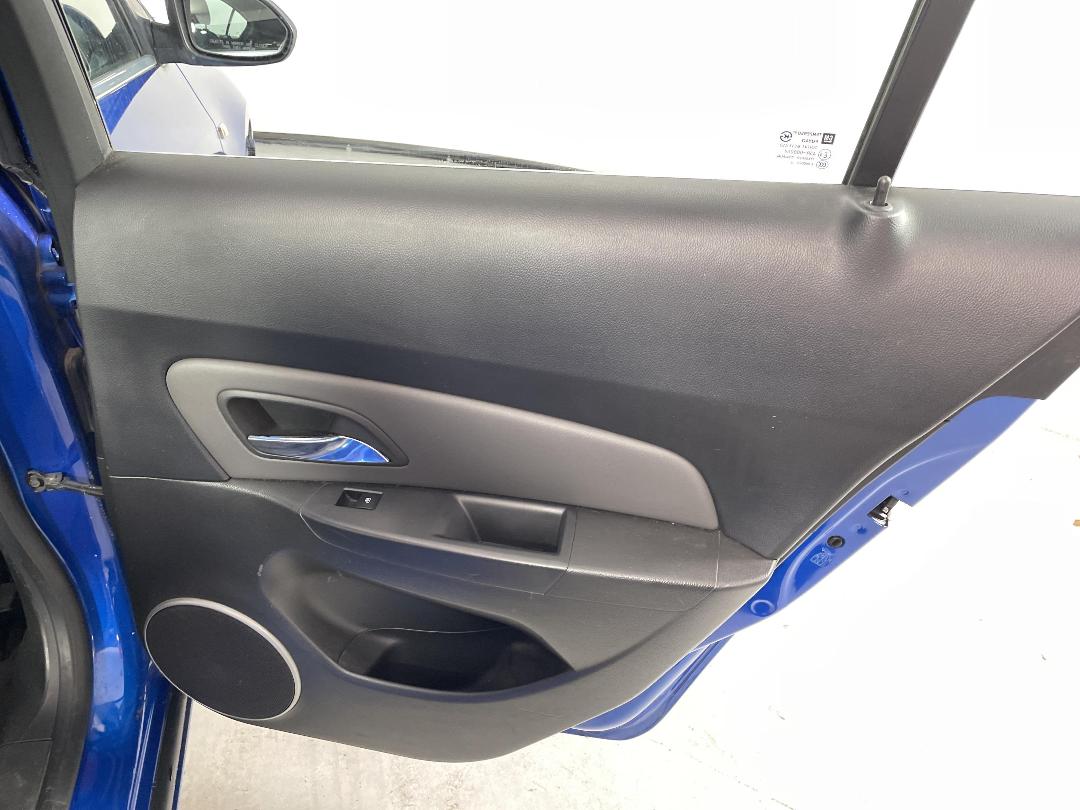 Photo '19' of Holden Cruze