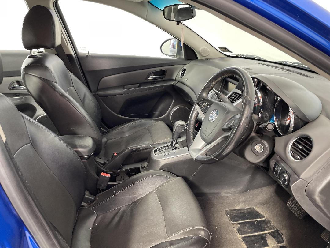 Photo '16' of Holden Cruze