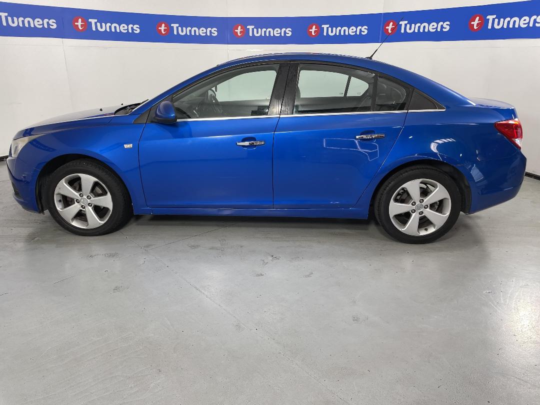 Photo '24' of Holden Cruze