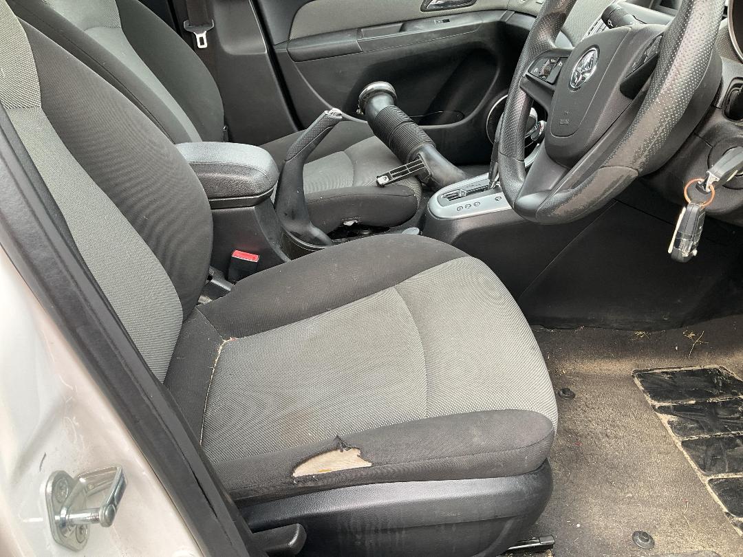 Photo '10' of Holden Cruze CD