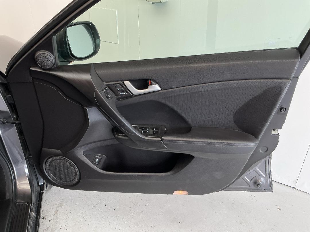 Photo '15' of Honda Accord