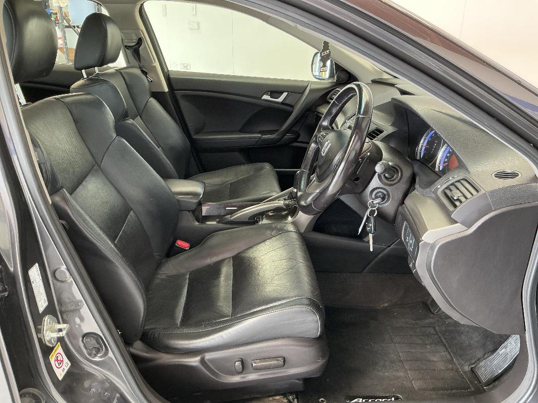 Photo '16' of Honda Accord