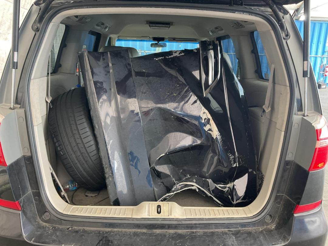 Damaged Honda Elysion Prestige 2010 in Wiri at Turners Damaged and