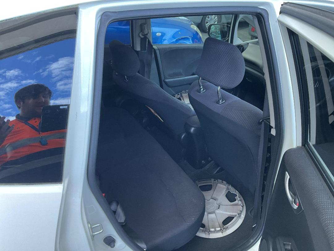 Photo '21' of Honda FIT Photo '21' of Honda FIT