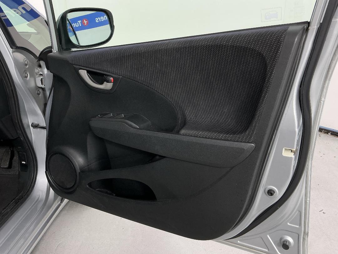 Photo '15' of Honda FIT