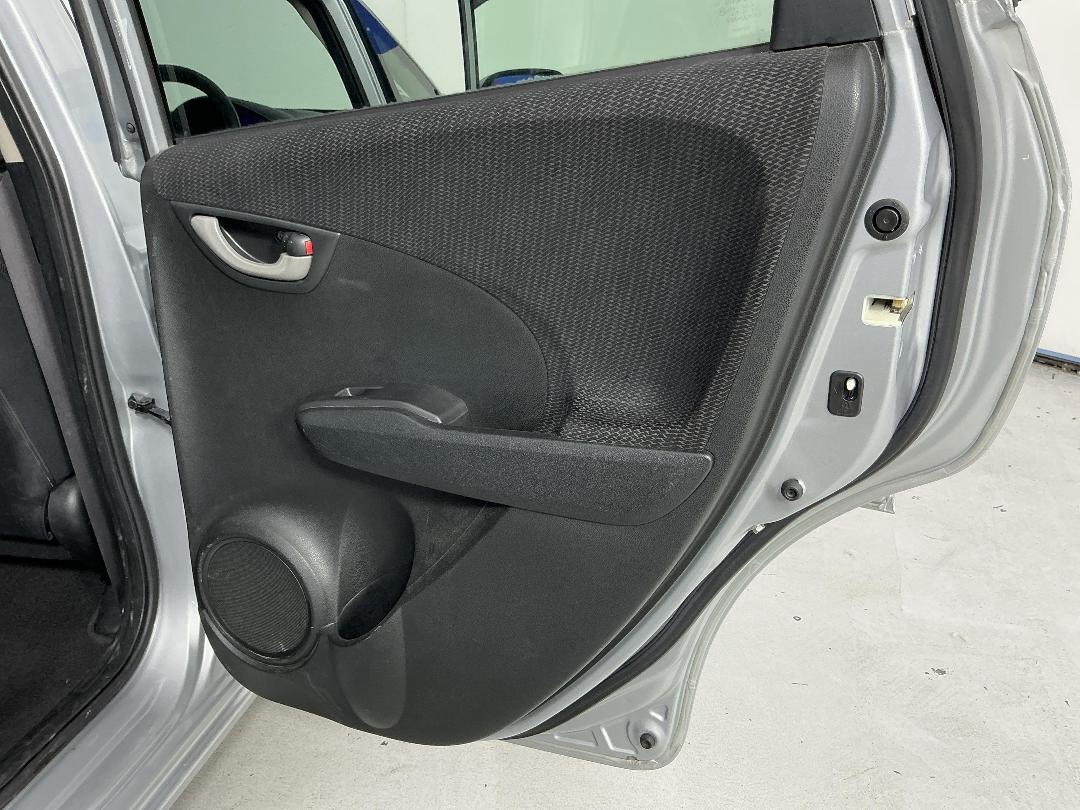 Photo '19' of Honda FIT