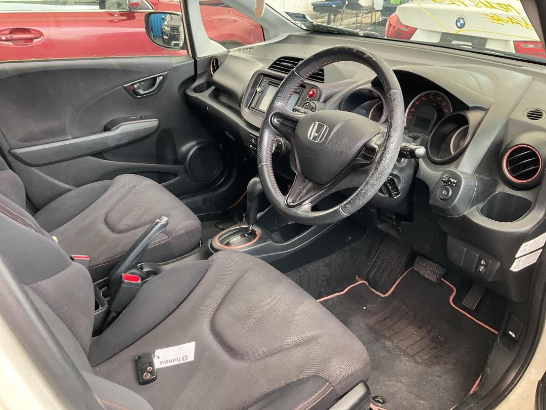 Photo '8' of Honda FIT Photo '8' of Honda FIT