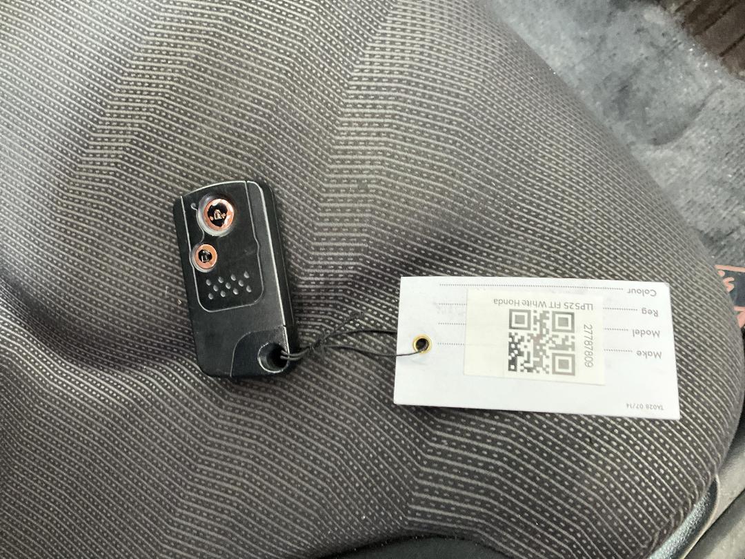 Photo '11' of Honda FIT Photo '11' of Honda FIT