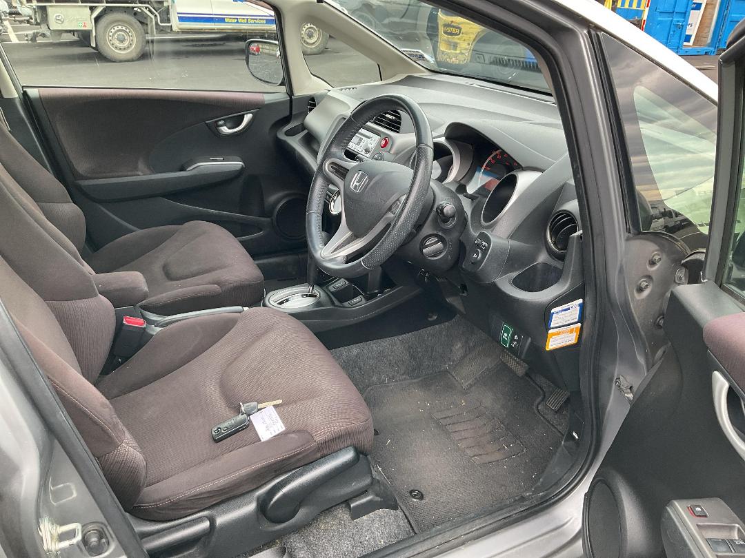 Photo '13' of Honda FIT