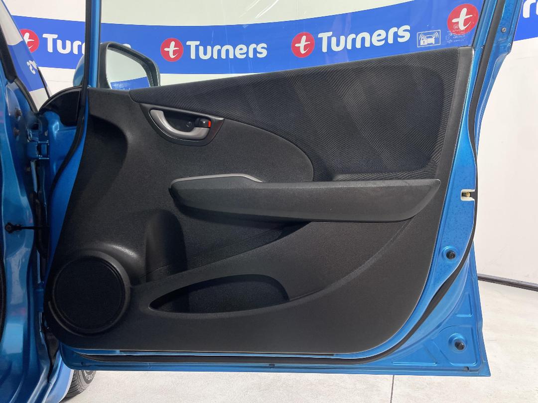 Photo '15' of Honda FIT