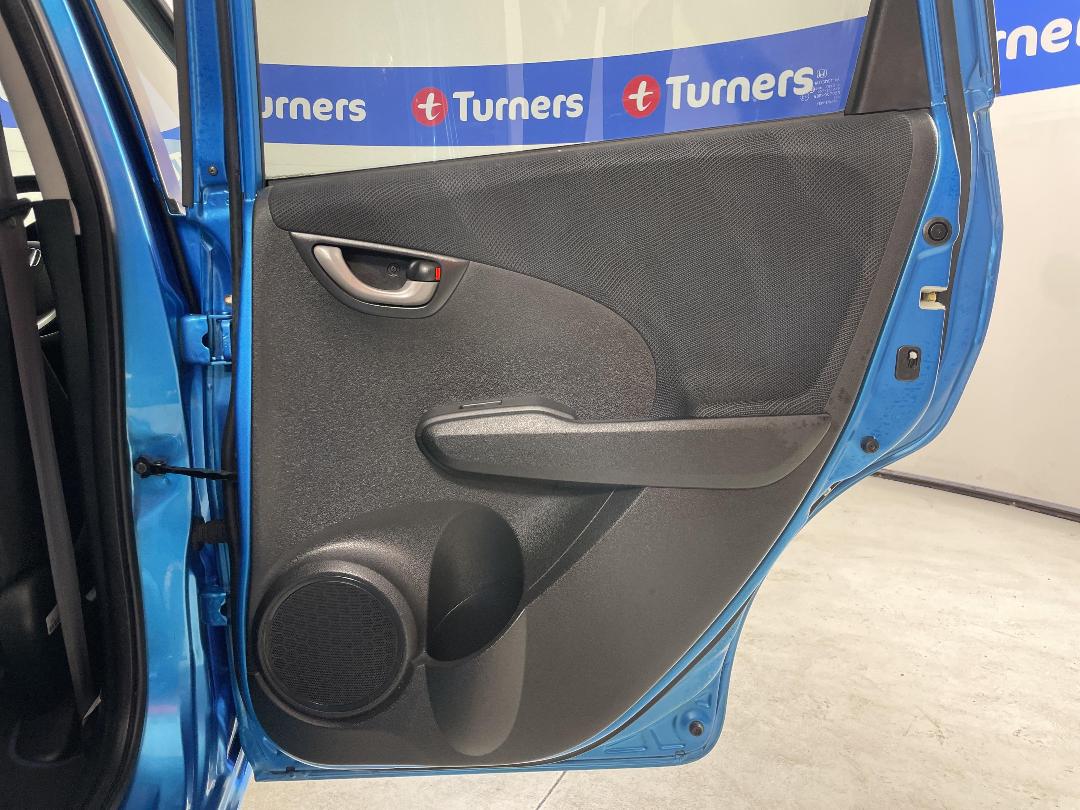 Photo '19' of Honda FIT