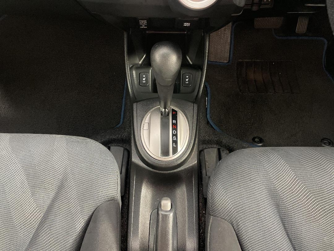 Photo '18' of Honda FIT